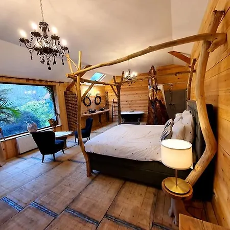 Insolites Et Intimistes En Pleine Nature *